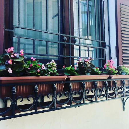 Apart Hotel Quartet Odesa Exterior photo