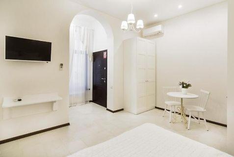 Apart Hotel Quartet Odesa Exterior photo