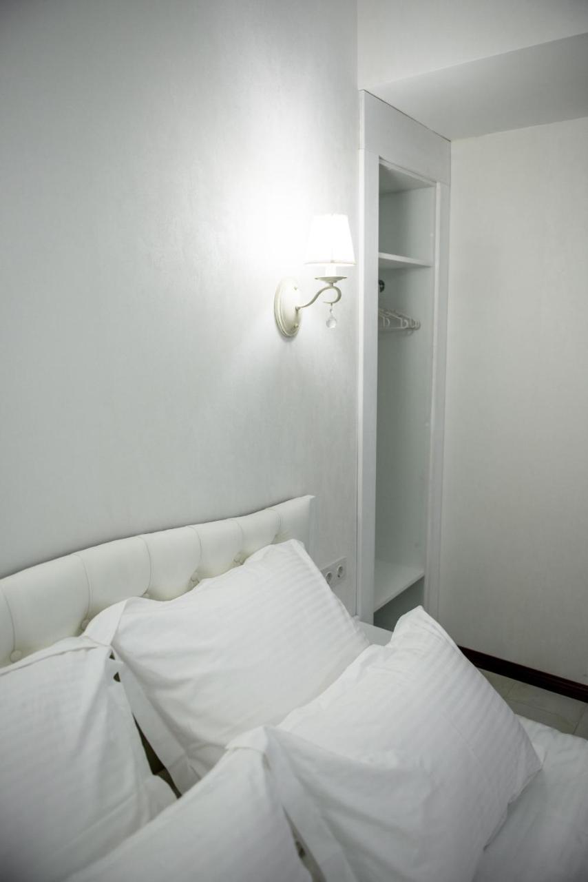 Apart Hotel Quartet Odesa Exterior photo