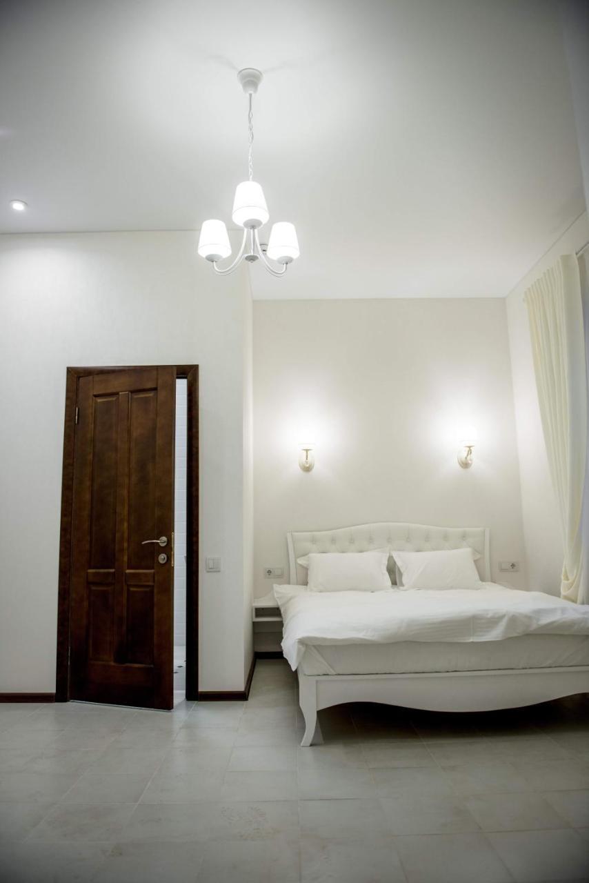 Apart Hotel Quartet Odesa Exterior photo