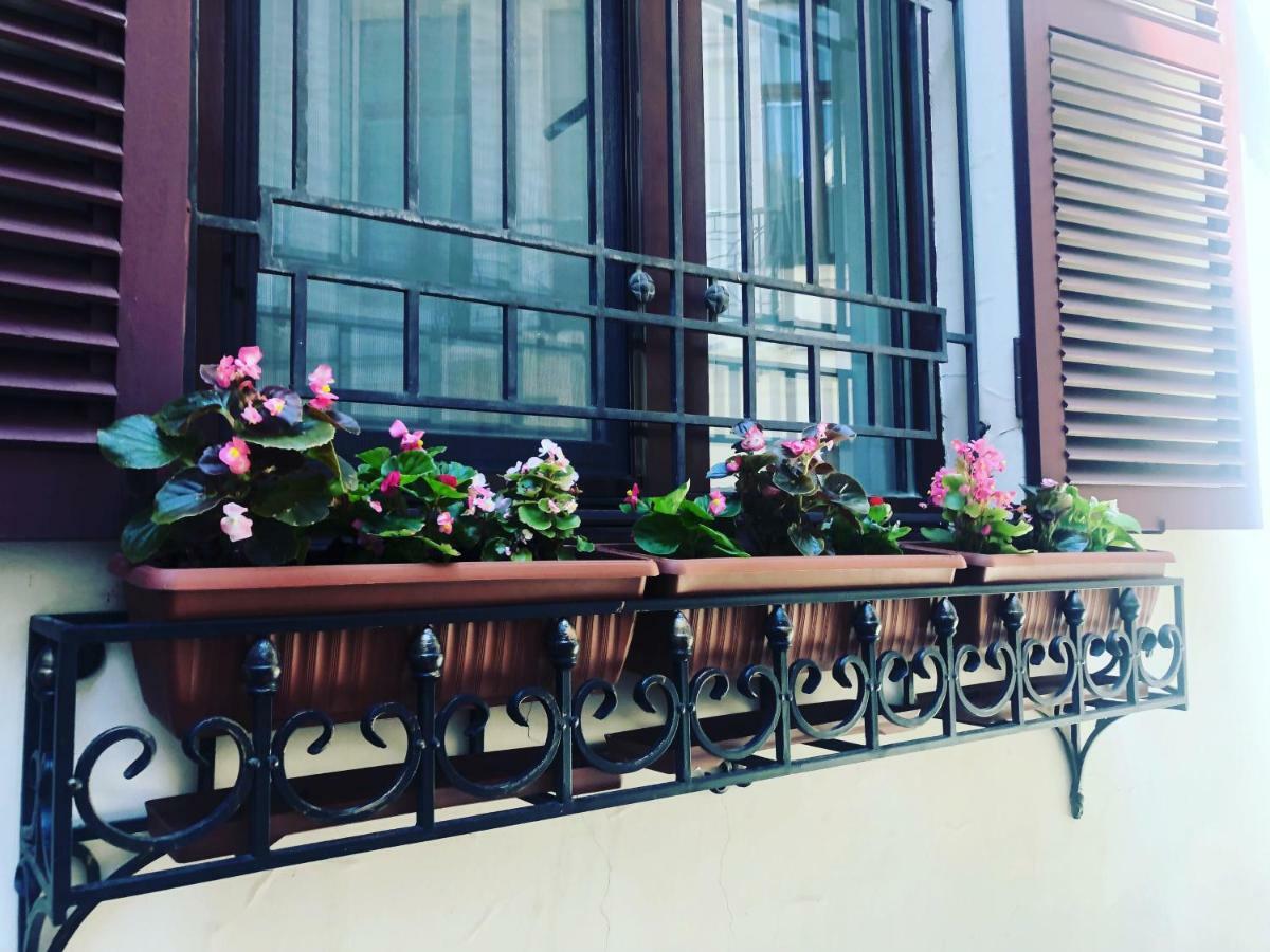 Apart Hotel Quartet Odesa Exterior photo